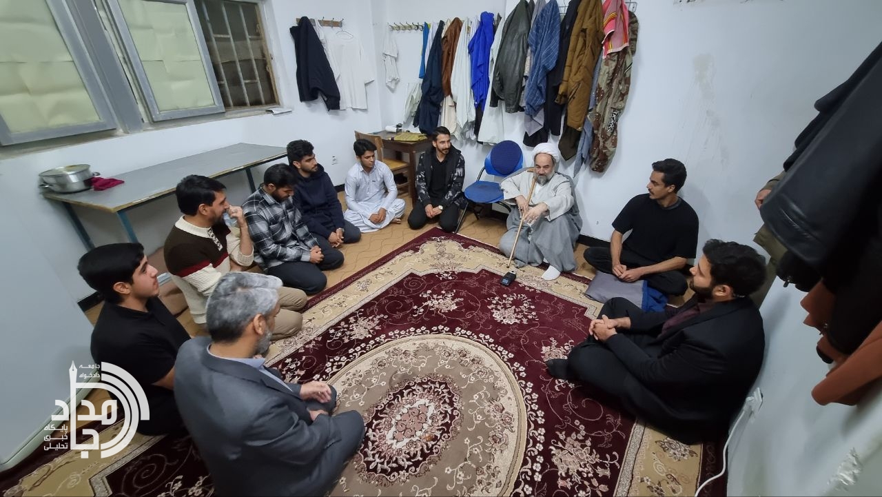 گفت‌وگوی بی‌واسطه آیت‌الله محامی با دانشجویان خوابگاه دانشگاه سیستان و بلوچستان/ خودمانی‌ترین دیدار نماینده رهبری با نسل جوان