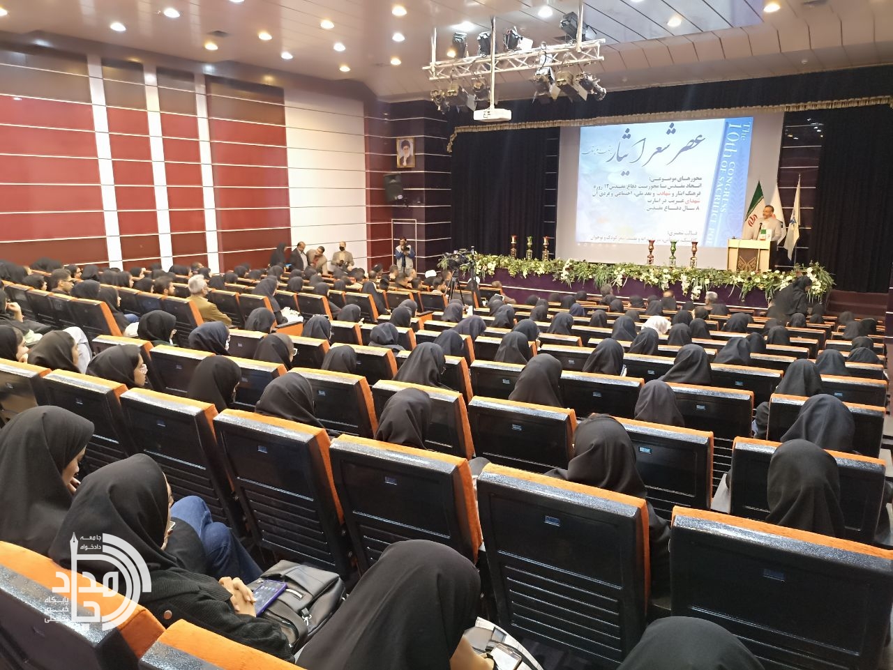 زاهدان میزبان عصر شعر ایثار/ شاعران برای گسترش فرهنگ شهادت سرودند