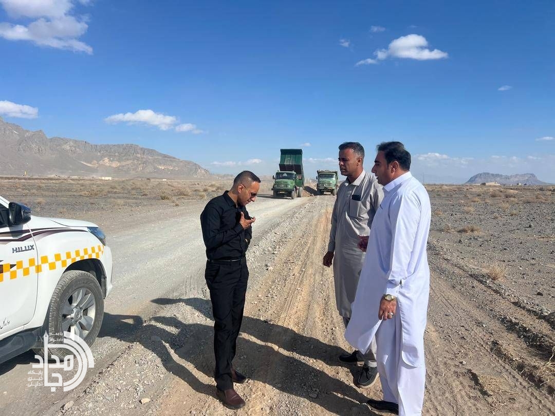 خیر راه‌ساز به میدان آمد / عملیات احداث محور روستایی تل‌گزی خاش آغاز شد