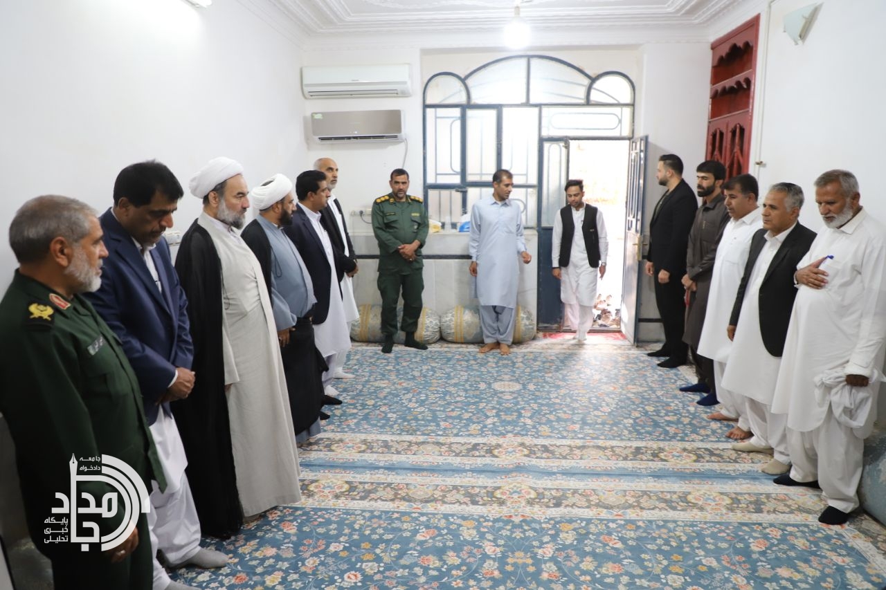 دیدار آیت‌الله محامی با خانواده شهدای دانش‌آموز مینابی؛ تجلیل از مظلومیت کودکان بی‌گناه و پیام خون شهید