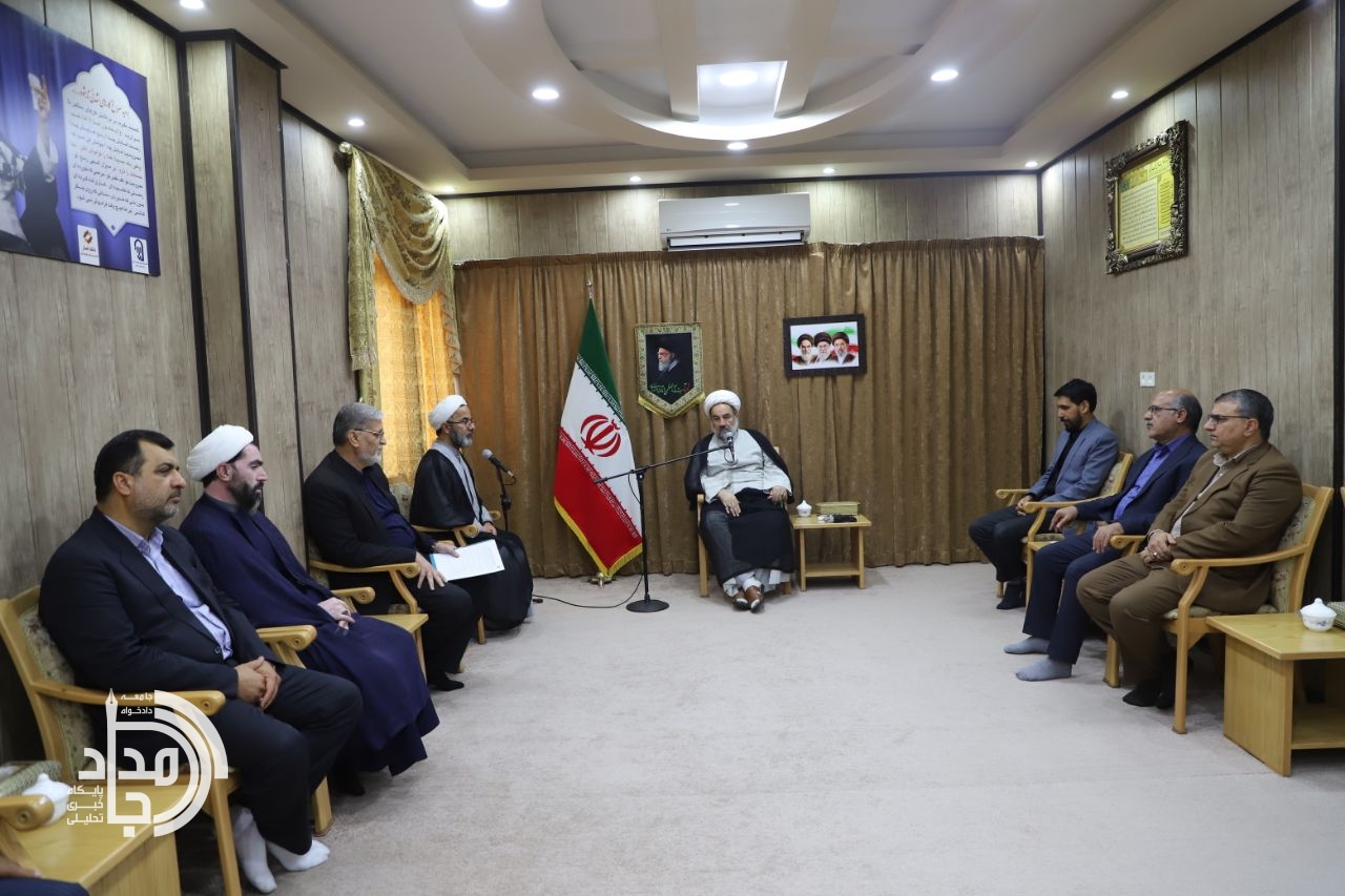 دانشگاهیان باید پیشگام و راهبر جامعه در مسیر ایران قوی باشند