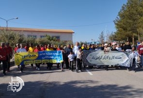 فیلمی از همایش ورزش همگانی کارگران در زاهدان / تجلی نشاط، همبستگی و یادمان شهدای میناب