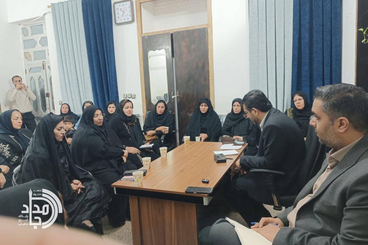 دستور سرگزی برای گرهگشایی از وام بانوان سیستان/ پیگیری تشکیل شورای هماهنگی بانکها و راهاندازی بازار ثابت فروش